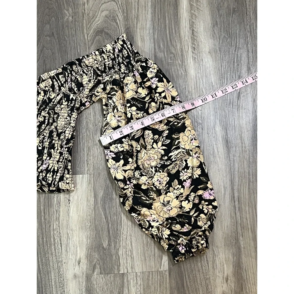 Free People East To The West Smocked Top Womens Size‎ XS Black Floral